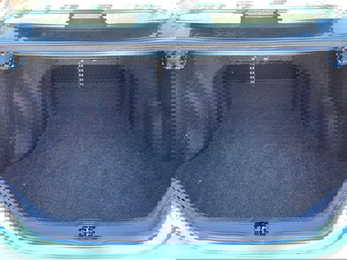 Used 2013 Toyota Camry LE image 20