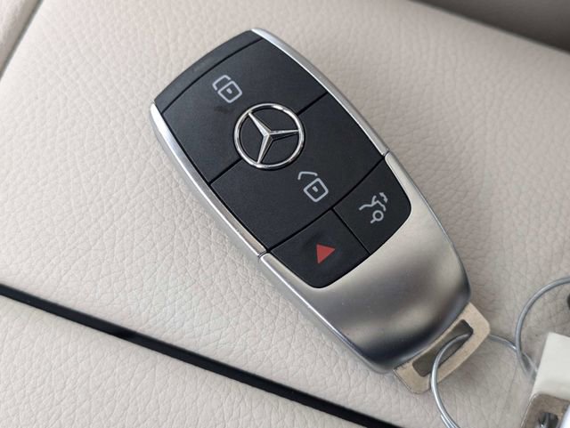 Used 2024 Mercedes-Benz GLE 350 4MATIC image 32