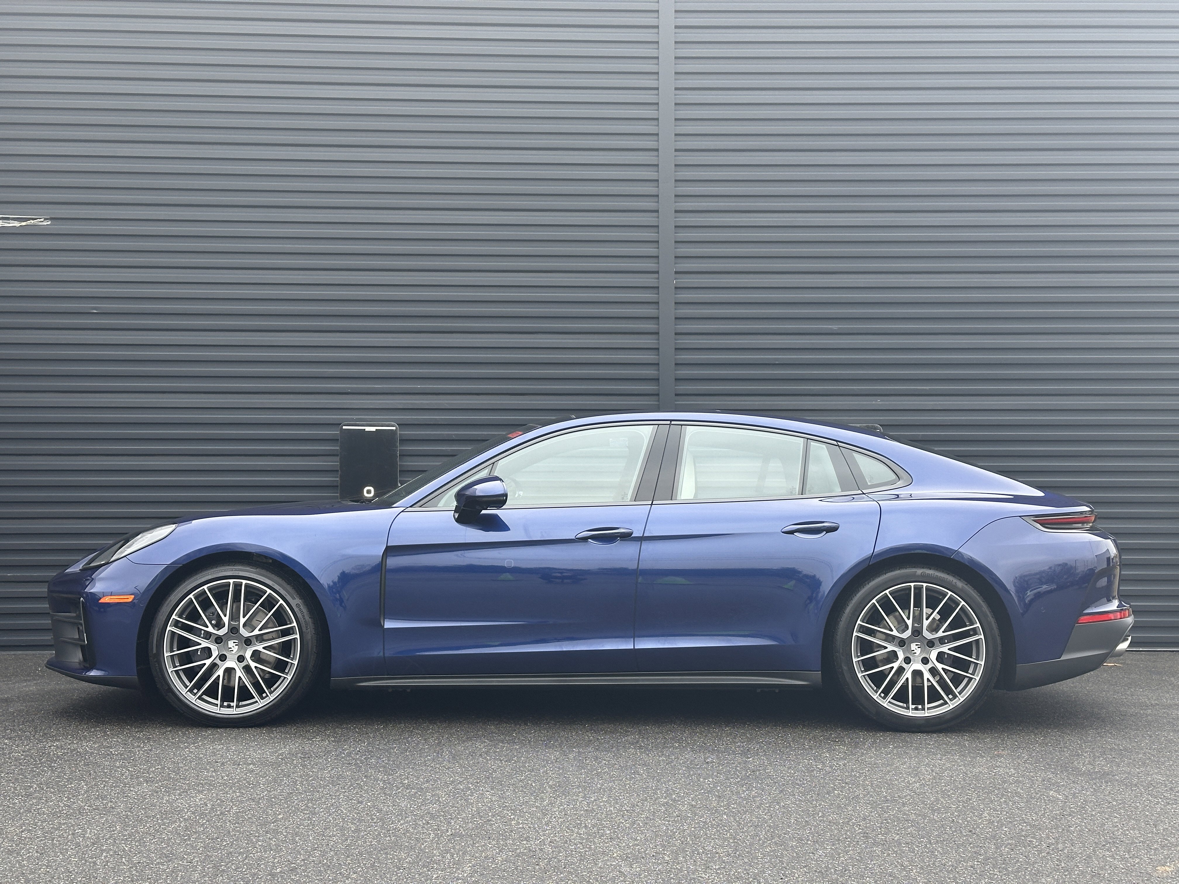 New 2026 Porsche Panamera 4 image 2