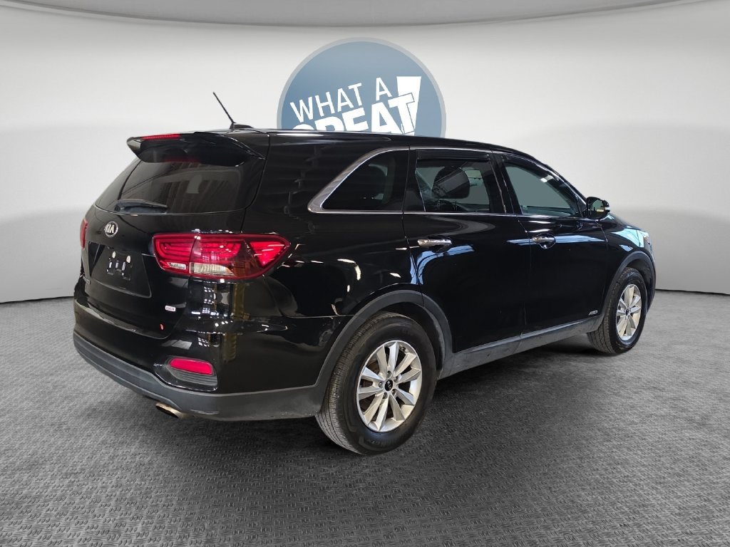 Used 2019 Kia Sorento AWD image 3