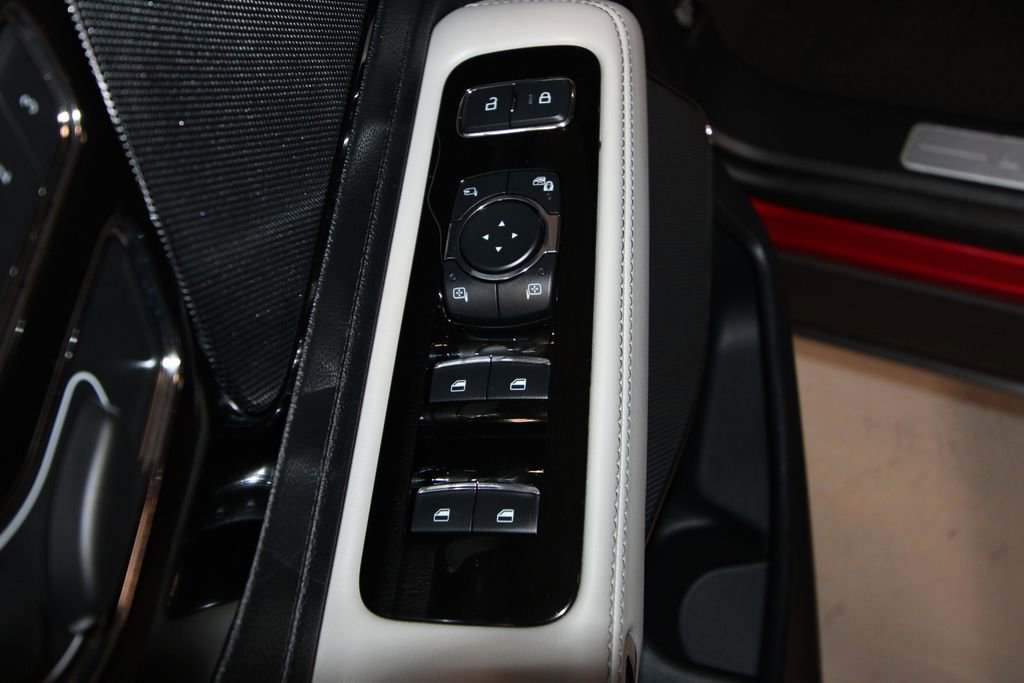 Used 2026 Lincoln Aviator AWD image 6