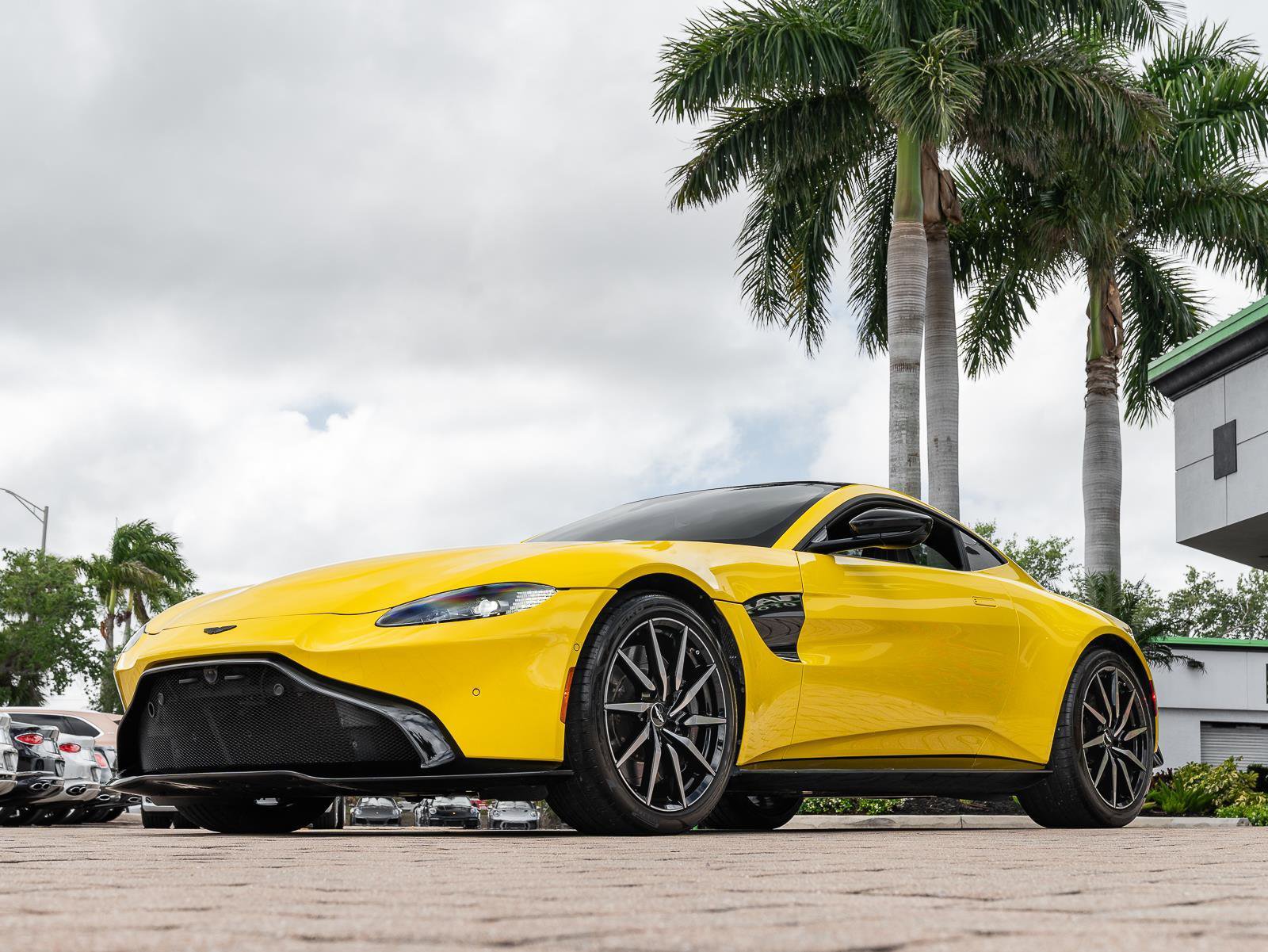 Used 2020 Aston Martin V8 Vantage Coupe image 37