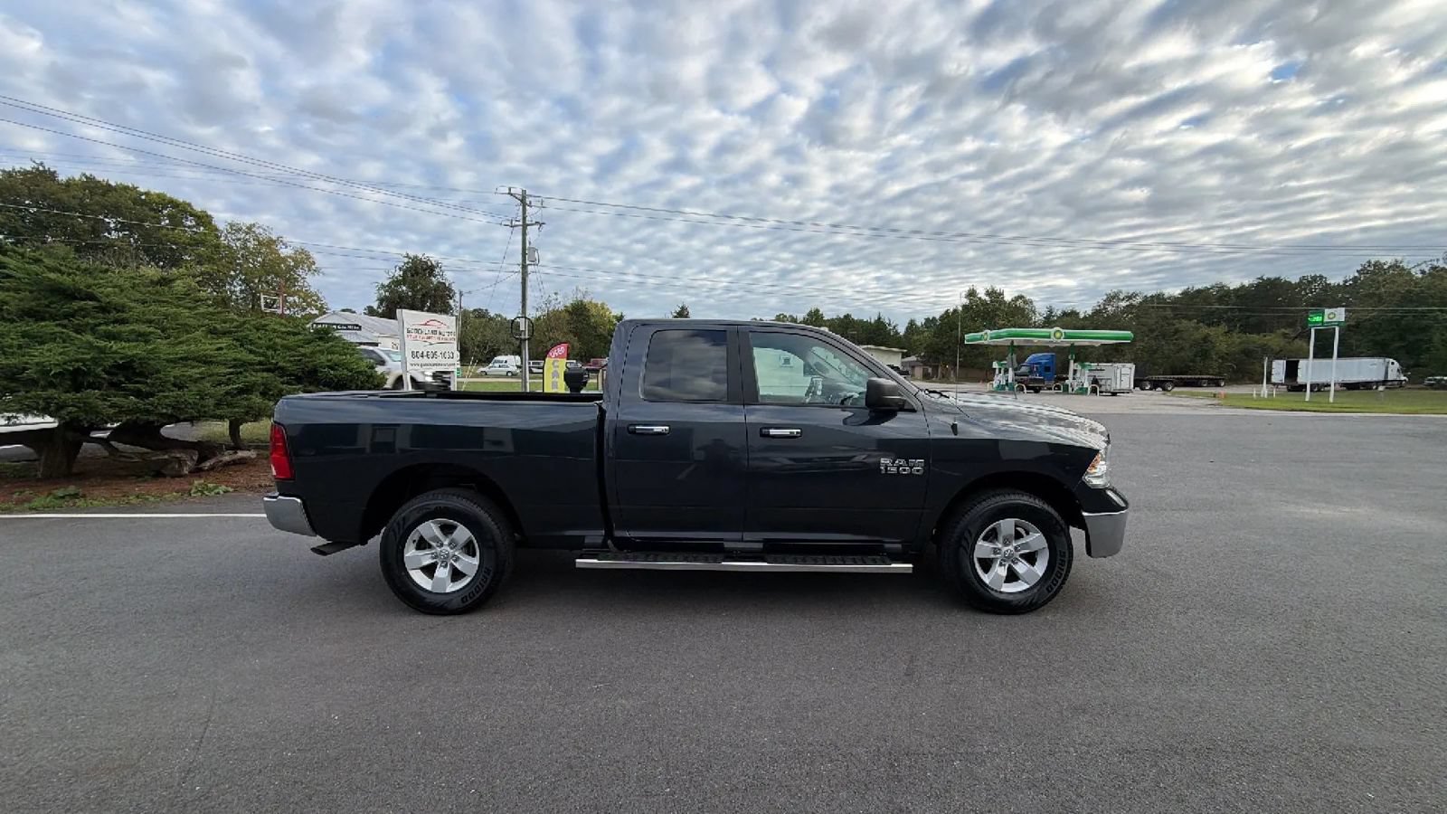 Used 2018 RAM 1500 Classic SLT AWD/4WD image 8