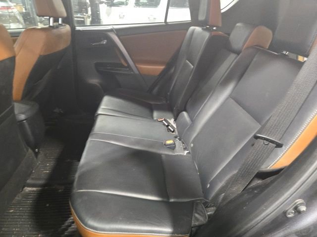 Used 2016 Toyota RAV4 SE w/ Advanced Technology Package image 13