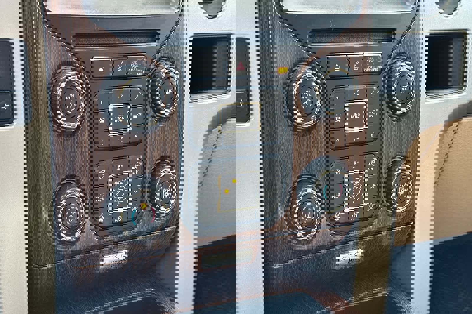 Used 2013 Ford F150 Lariat w/ Luxury Equipment Group image 19