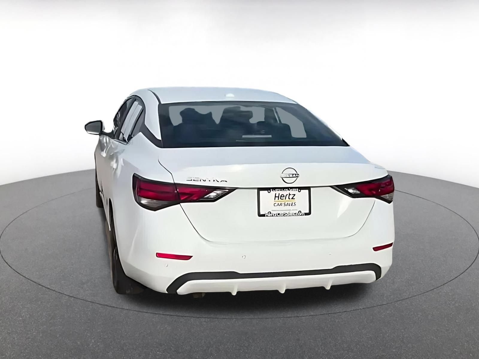 Used 2025 Nissan Sentra SV FWD image 10