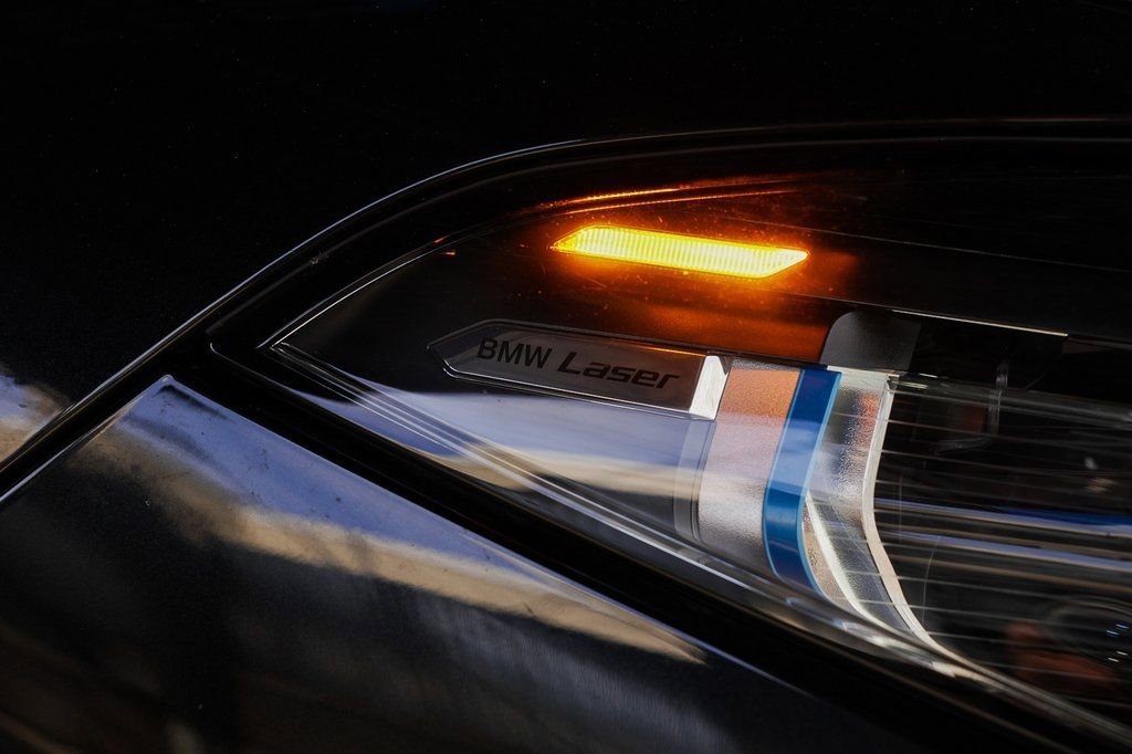 Used 2023 BMW M850i xDrive Coupe image 12