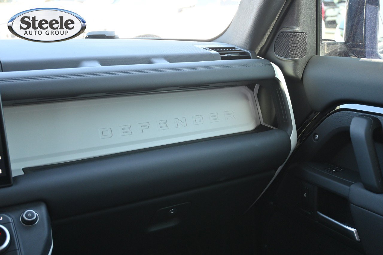 Used 2025 Land Rover Defender 110 S AWD/4WD image 8