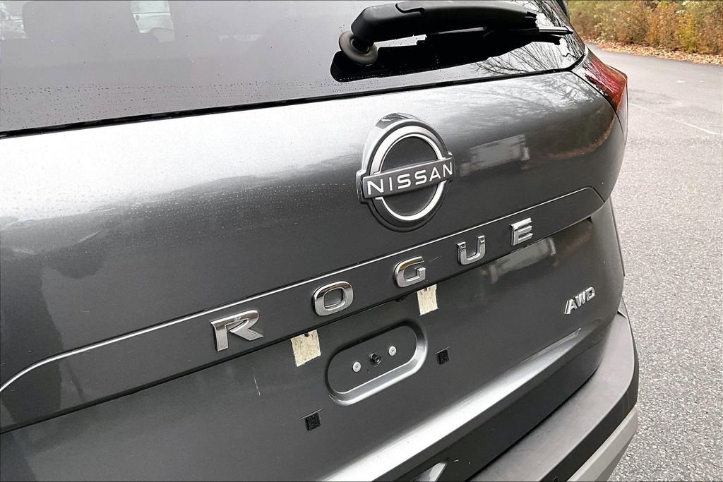 Used 2023 Nissan Rogue S image 24