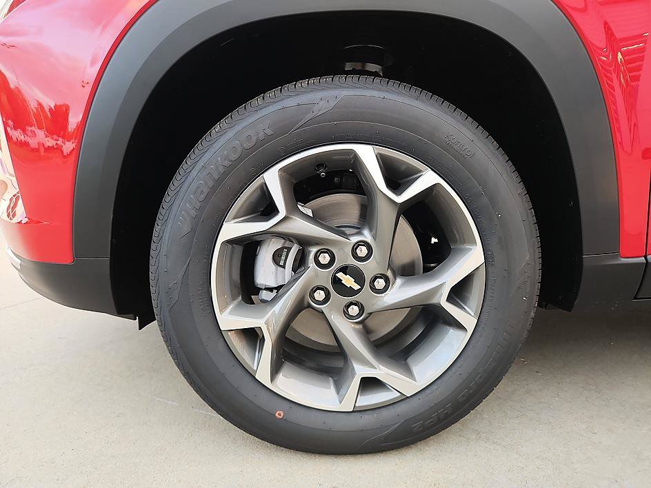 New 2026 Chevrolet Trax LT FWD image 8