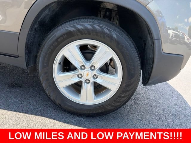 Used 2021 Chevrolet Trax LT w/ LT Convenience Package FWD image 10