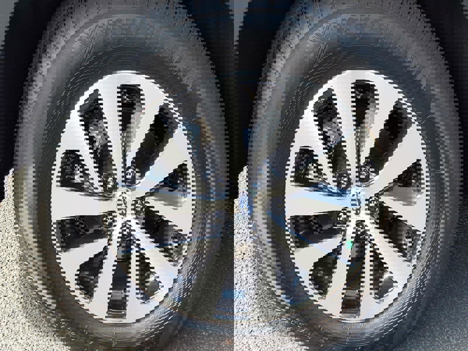 Certified 2025 Subaru Outback Premium w/ Popular Package #1A image 10