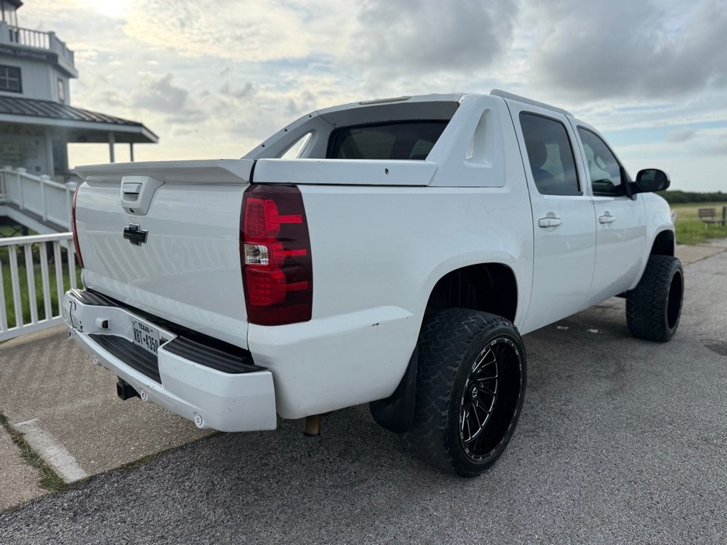 Used 2008 Chevrolet Avalanche LTZ w/ LTZ Preferred Equipment Group RWD image 5