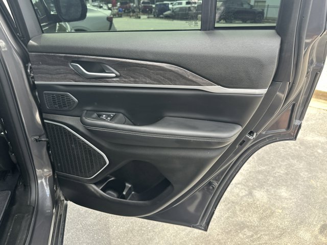 Certified 2024 Jeep Grand Cherokee Limited 4xe w/ Trailer Tow Package AWD/4WD image 19