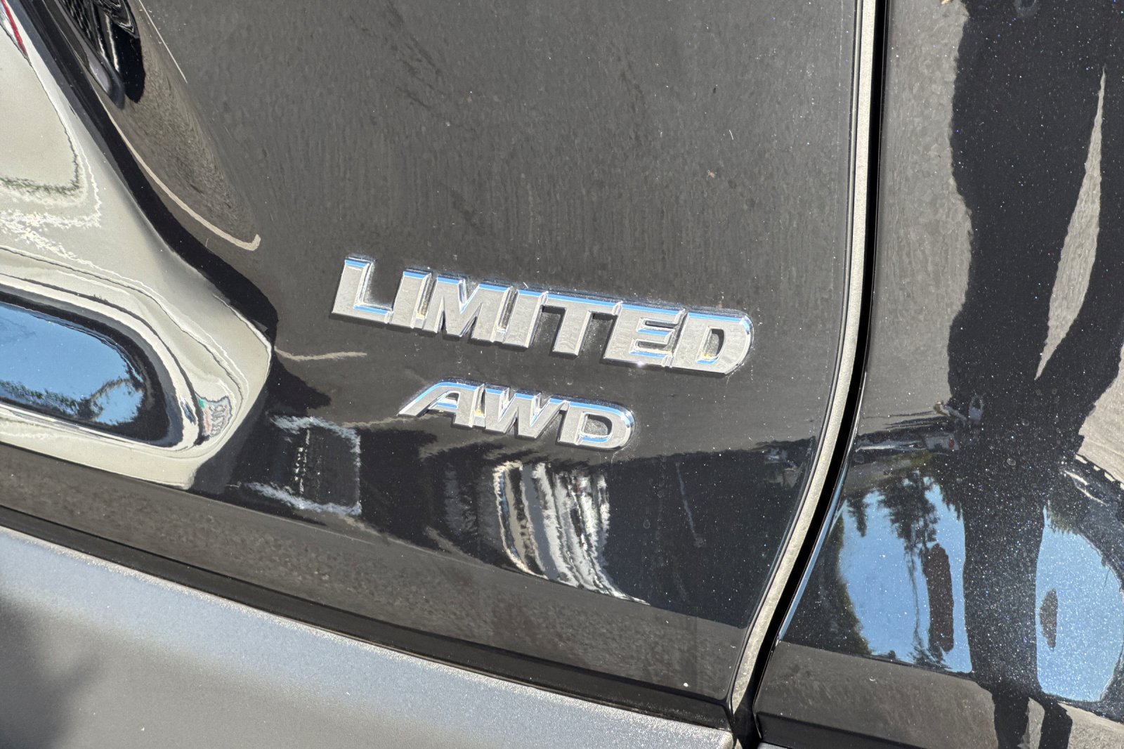 Used 2025 Toyota RAV4 Limited w/ Advanced Technology Package AWD/4WD image 13