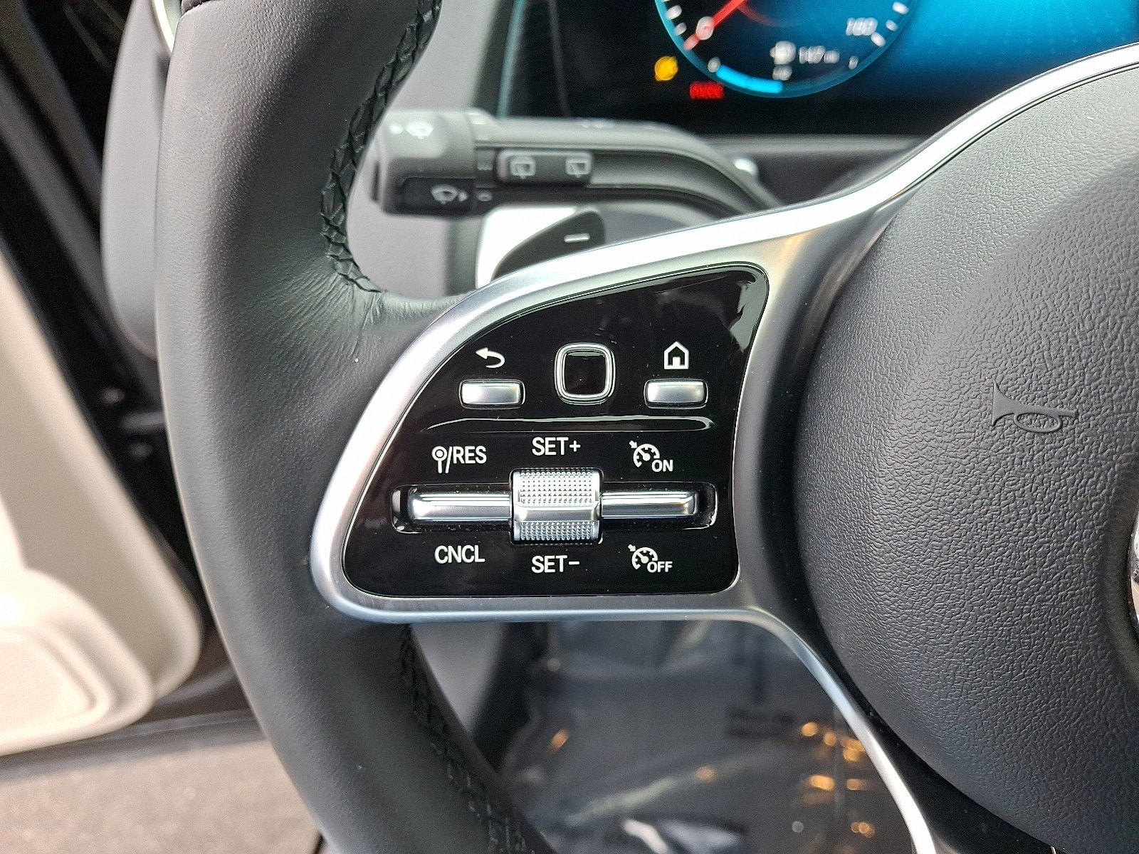 Certified 2023 Mercedes-Benz GLB 250 4MATIC image 21