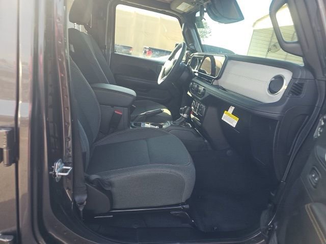 Used 2025 Jeep Wrangler Sahara 4xe w/ Safety Group image 10