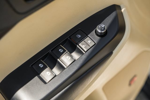 Used 2019 Toyota Highlander Limited Platinum AWD/4WD image 40