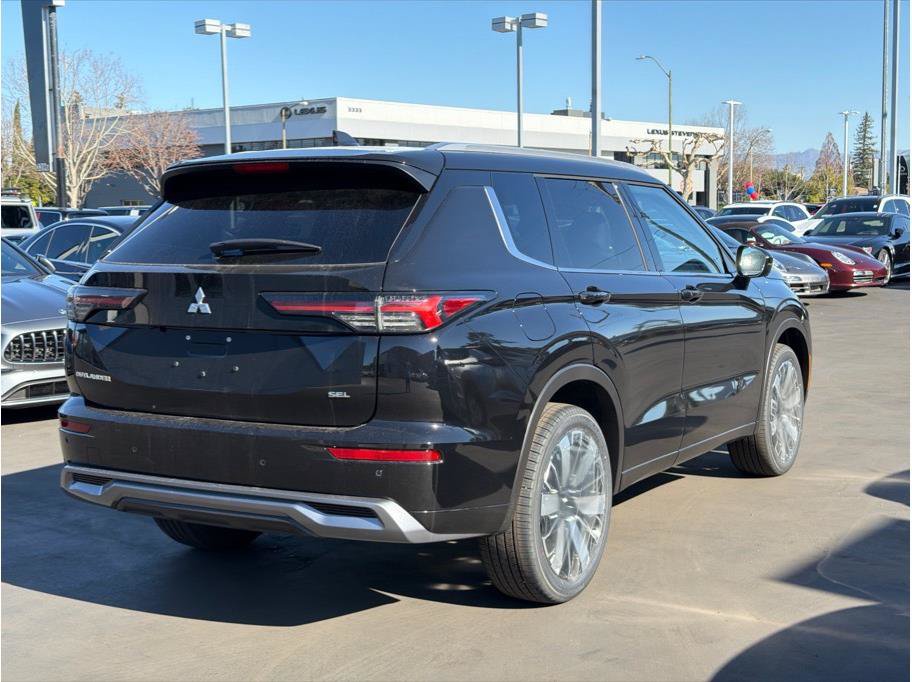 New 2026 Mitsubishi Outlander SEL FWD image 5
