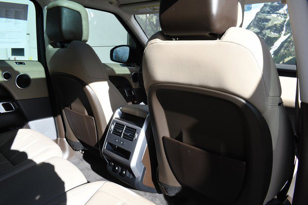 Used 2020 Land Rover Range Rover Sport SE image 28