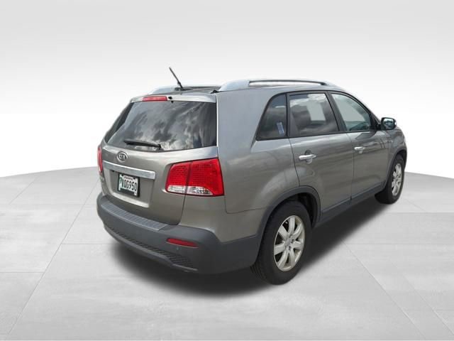 Used 2012 Kia Sorento LX w/ Convenience Pkg image 6