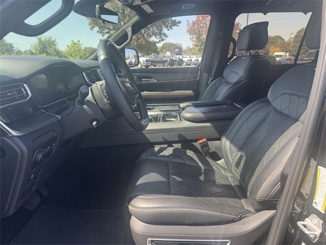 Used 2023 Jeep Grand Wagoneer Series III image 29