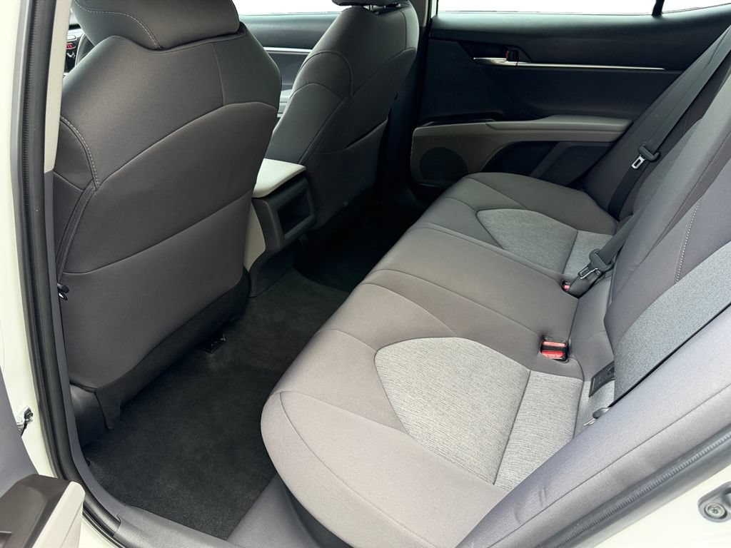 Used 2022 Toyota Camry LE FWD image 13