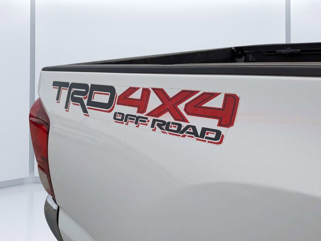 Used 2018 Toyota Tacoma TRD Off-Road image 12