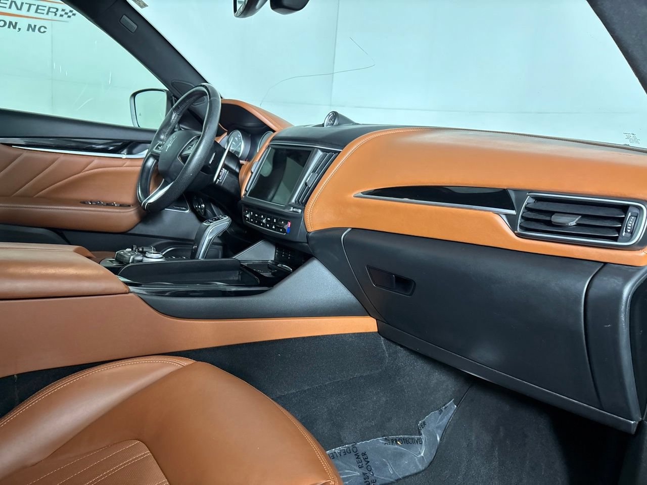 Used 2022 Maserati Levante GT AWD/4WD image 29