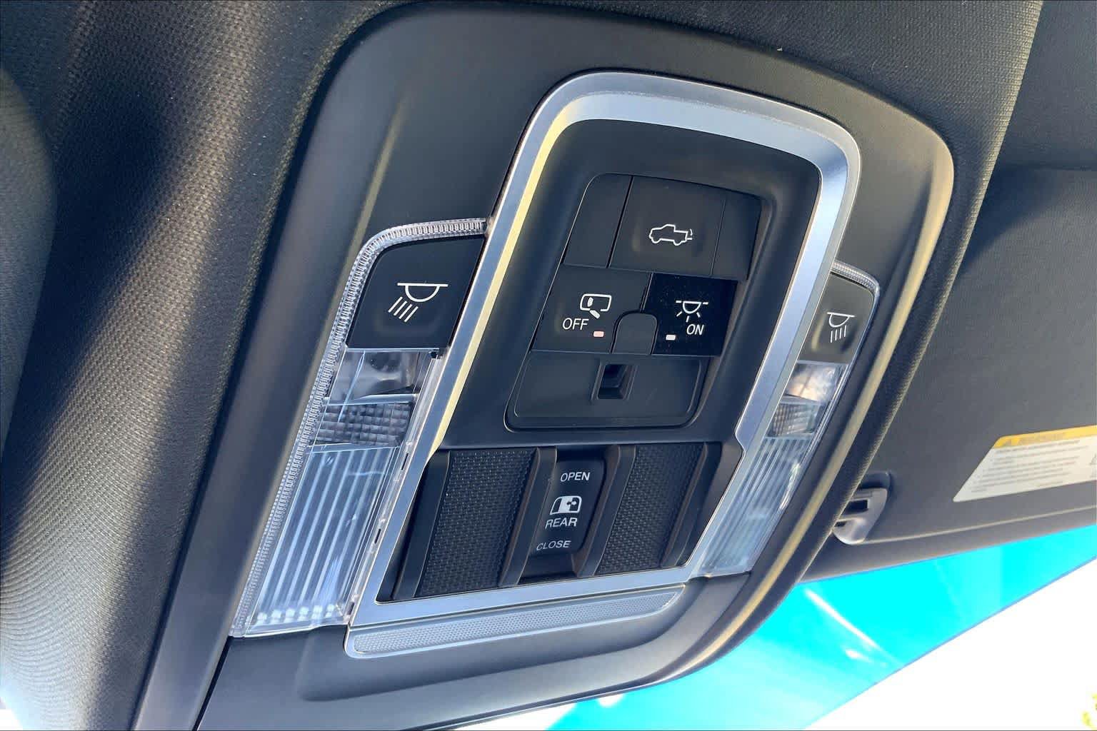 Used 2020 RAM 1500 Laramie w/ Sport Appearance Package AWD/4WD image 35