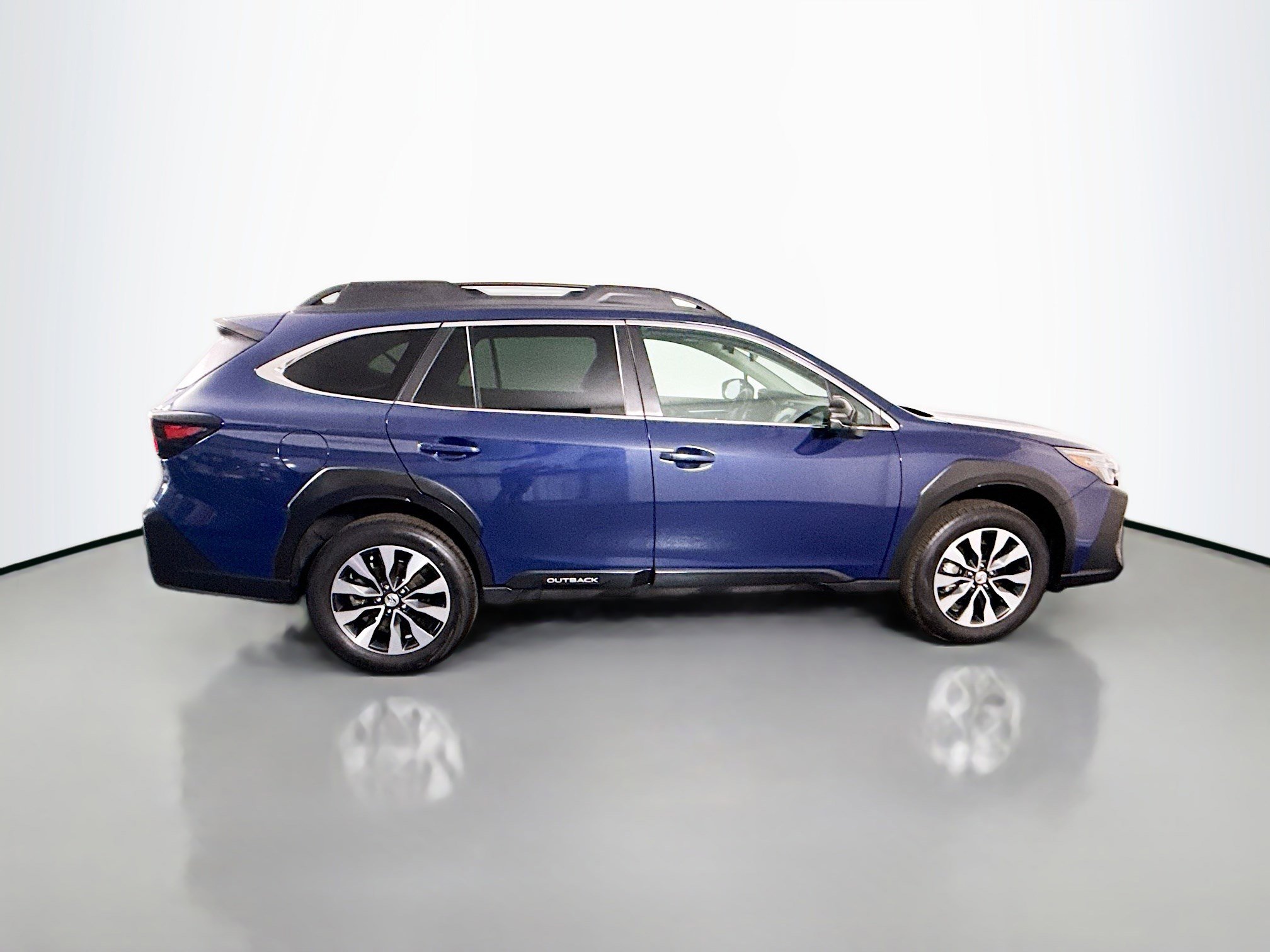 Used 2023 Subaru Outback Limited image 11