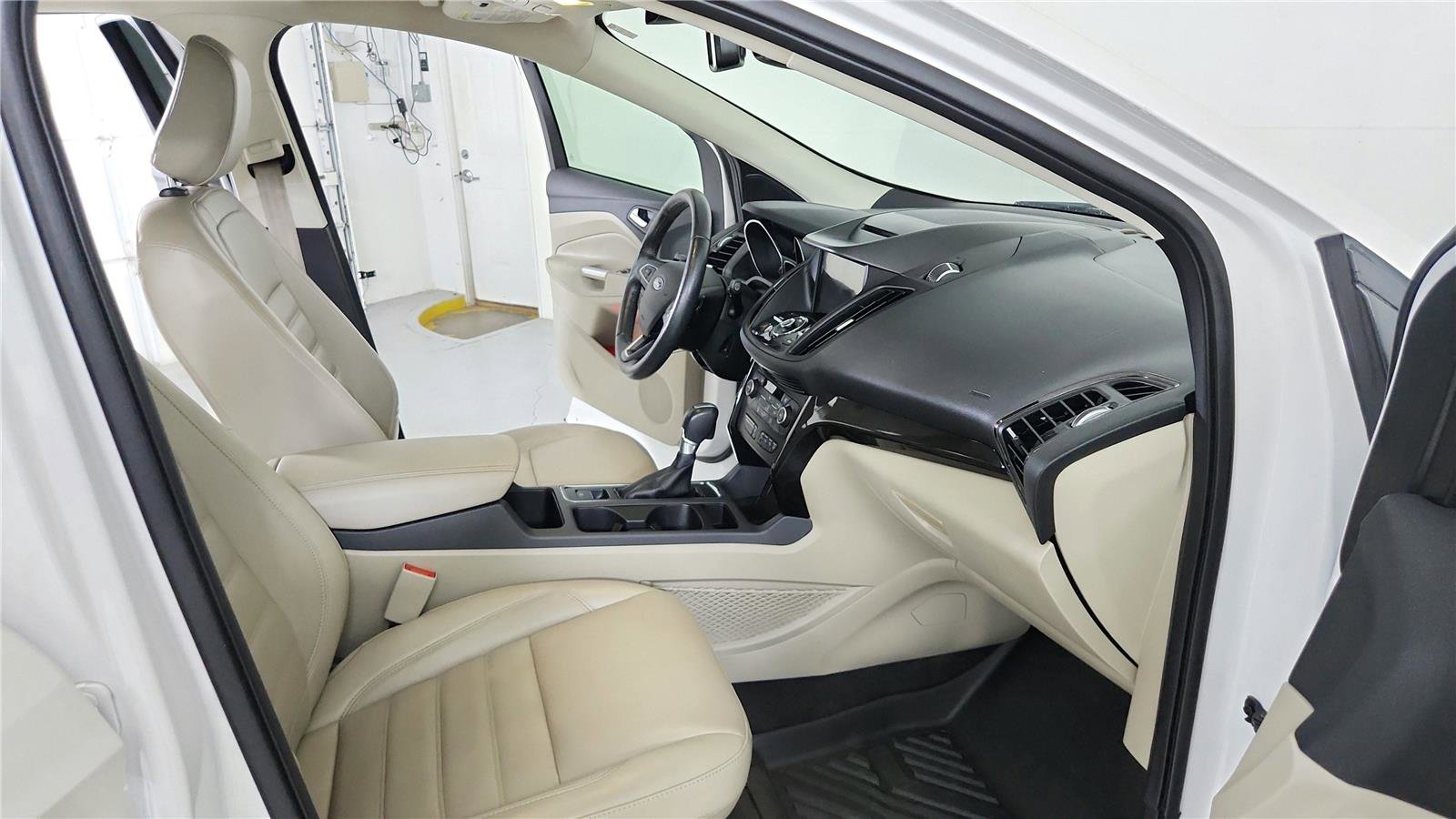 Used 2018 Ford Escape Titanium w/ Ford Safe & Smart Package AWD/4WD image 21