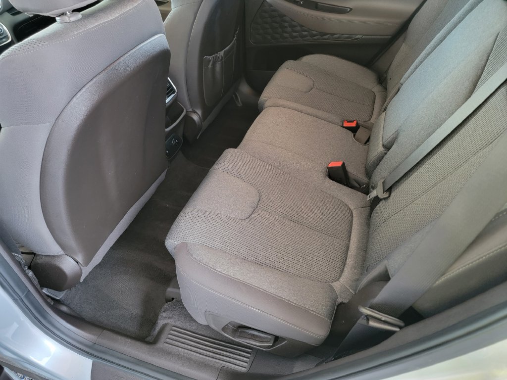 Used 2020 Hyundai Santa Fe SE FWD image 12
