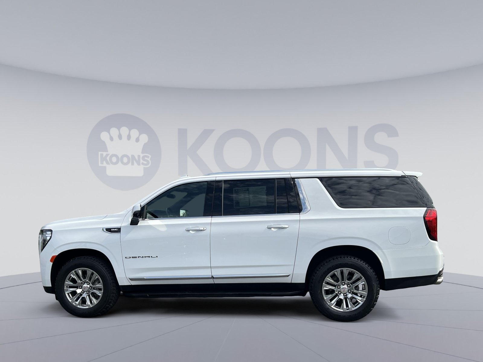 Used 2022 GMC Yukon XL Denali AWD/4WD image 5