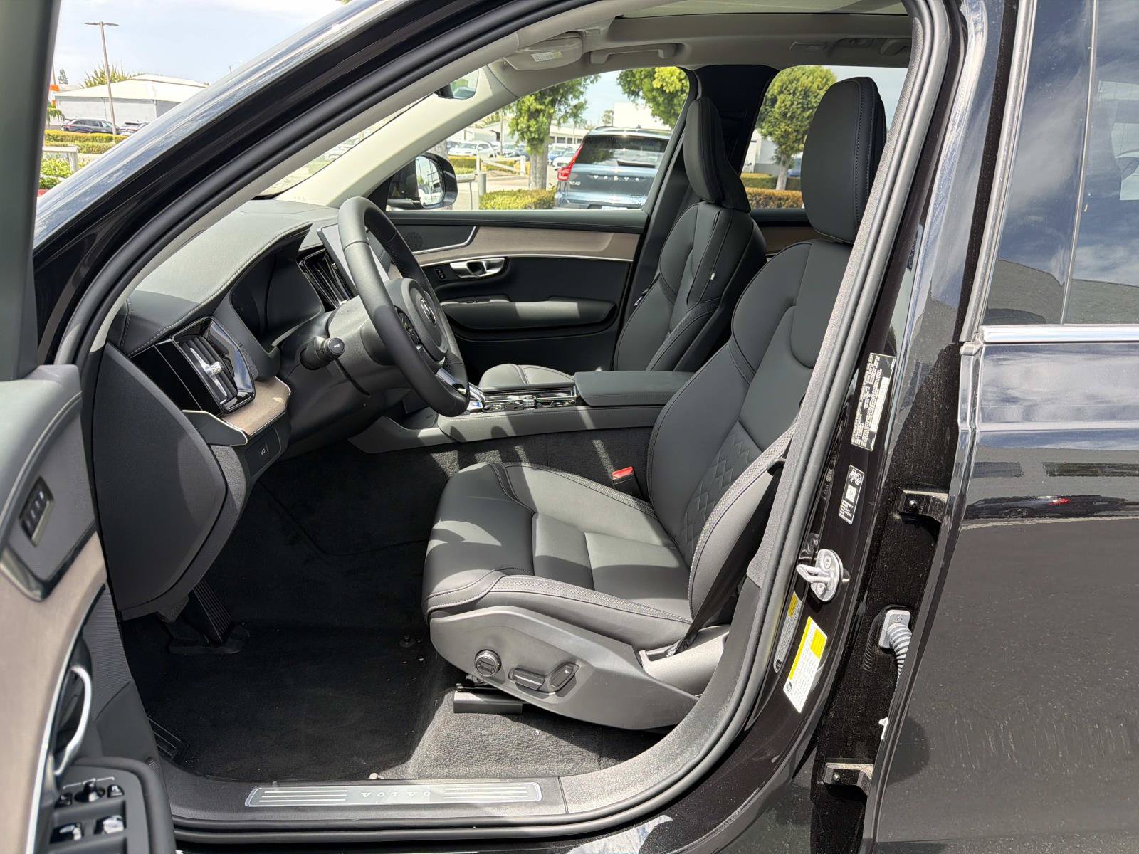 New 2026 Volvo XC90 B5 Plus w/ Protection Package AWD/4WD image 13