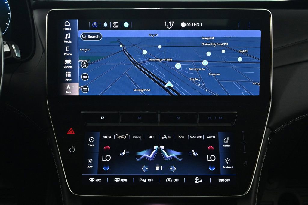 Used 2025 Maserati Grecale GT image 12