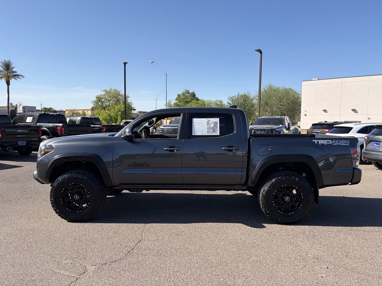 Used 2021 Toyota Tacoma TRD Off-Road w/ Technology Package AWD/4WD image 3