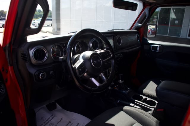 Used 2023 Jeep Wrangler Unlimited Sahara w/ Cold Weather Group AWD/4WD image 11