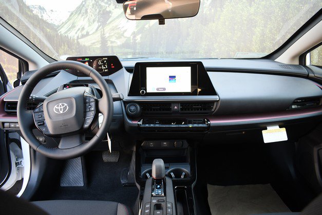New 2026 Toyota Prius Plug-In Hybrid FWD image 9