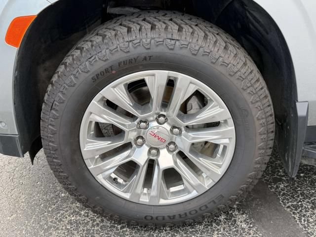 Used 2023 GMC Yukon Denali w/ Advanced Technology Package AWD/4WD image 41
