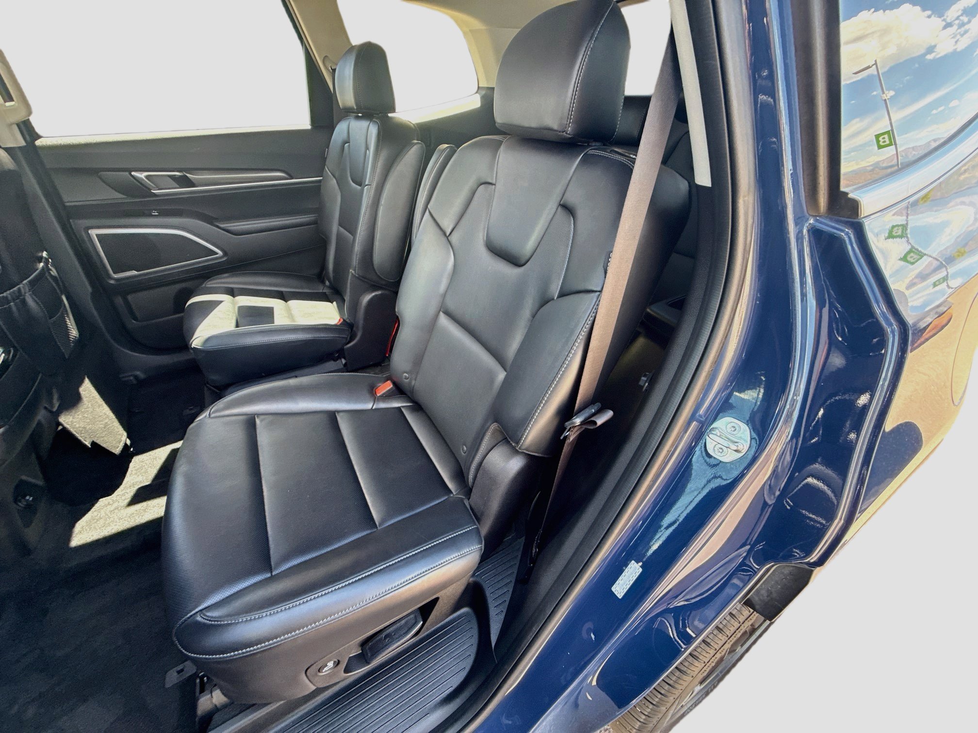 Used 2025 Kia Telluride S AWD/4WD image 29