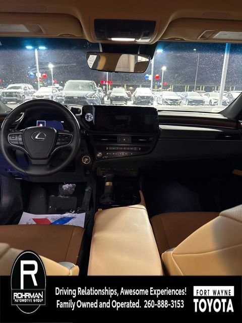 Used 2025 Lexus ES 300h F Sport w/ Accessory Package (Z1) image 9
