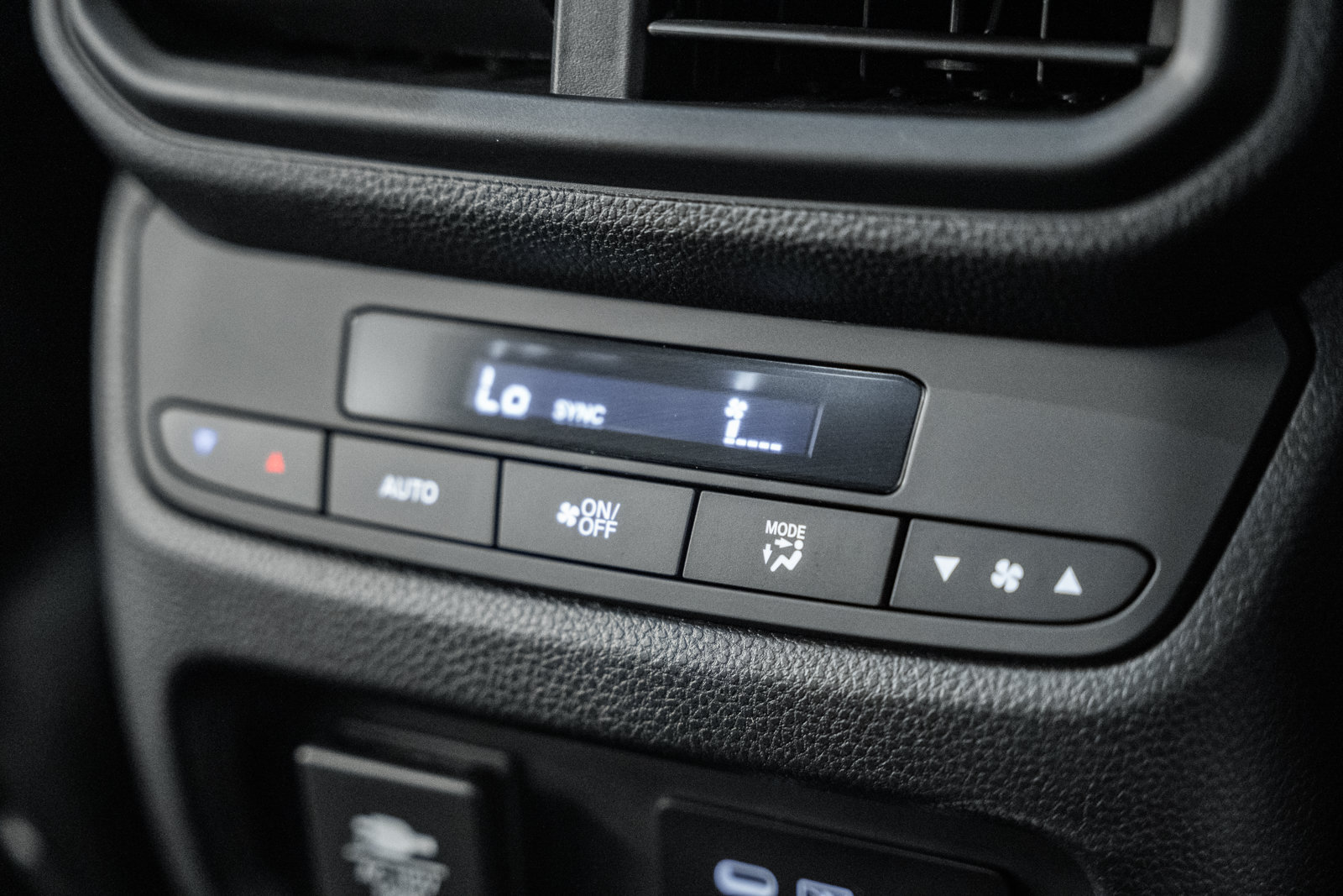 Used 2025 Honda Pilot TrailSport image 42