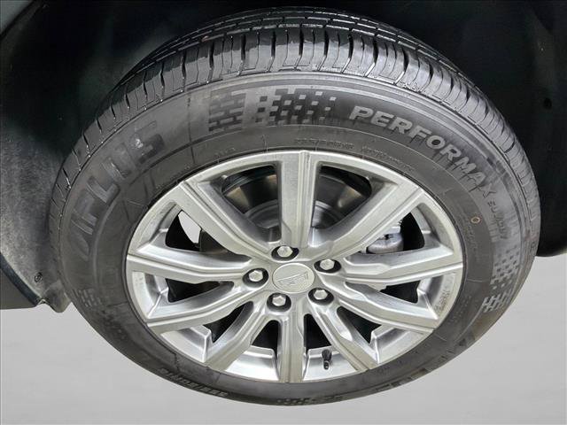 Used 2023 Cadillac XT4 Premium Luxury FWD image 20