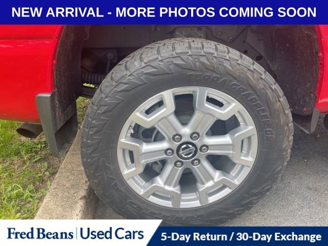 Used 2022 Nissan Titan SV w/ SV Convenience Package image 16