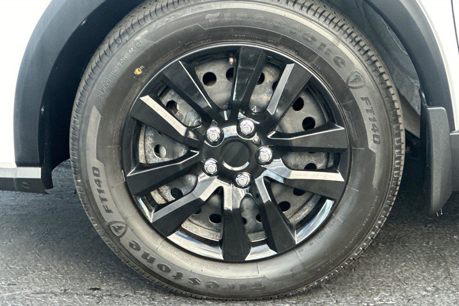 Used 2024 Nissan Kicks S image 25