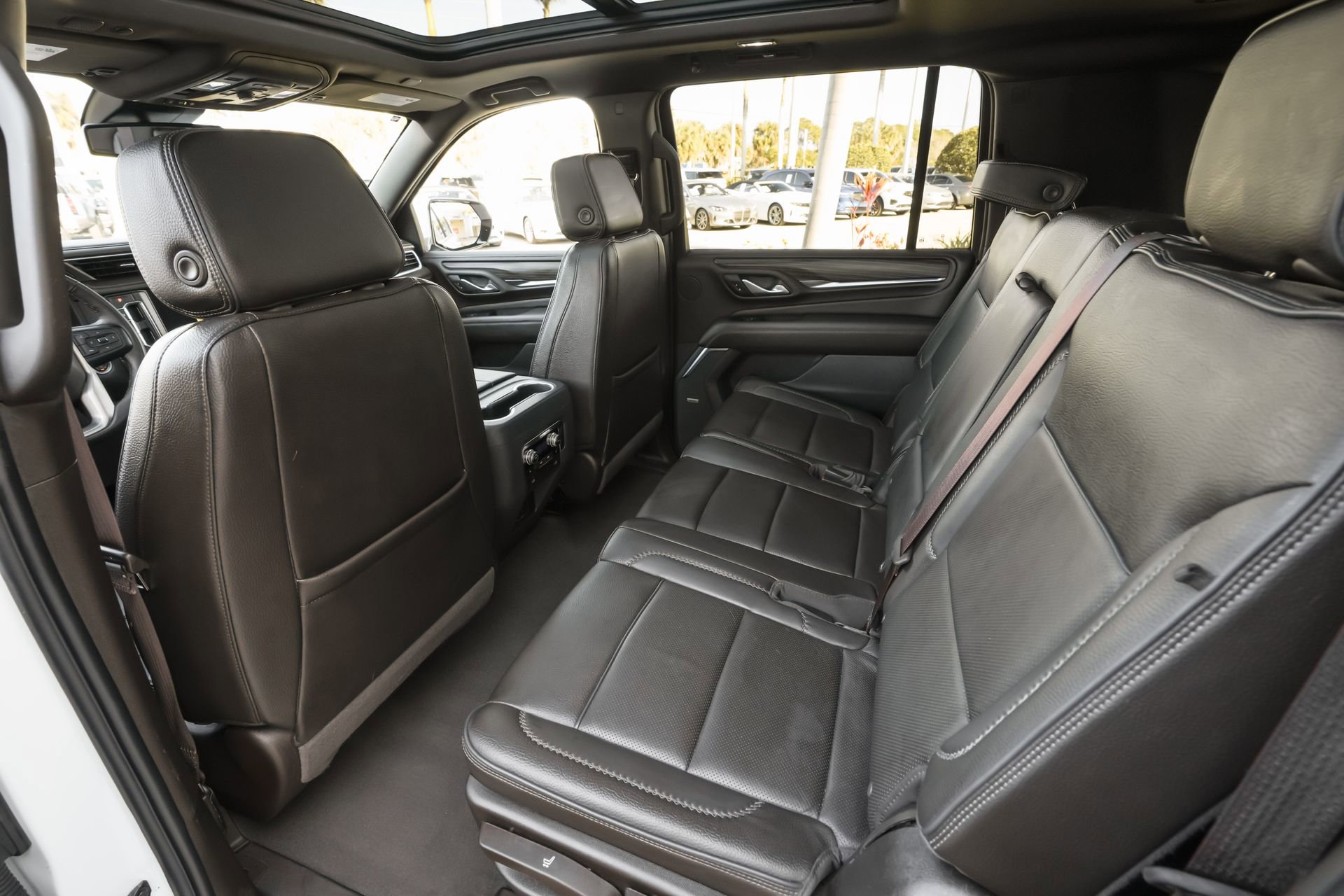 Used 2024 GMC Yukon XL Denali image 32