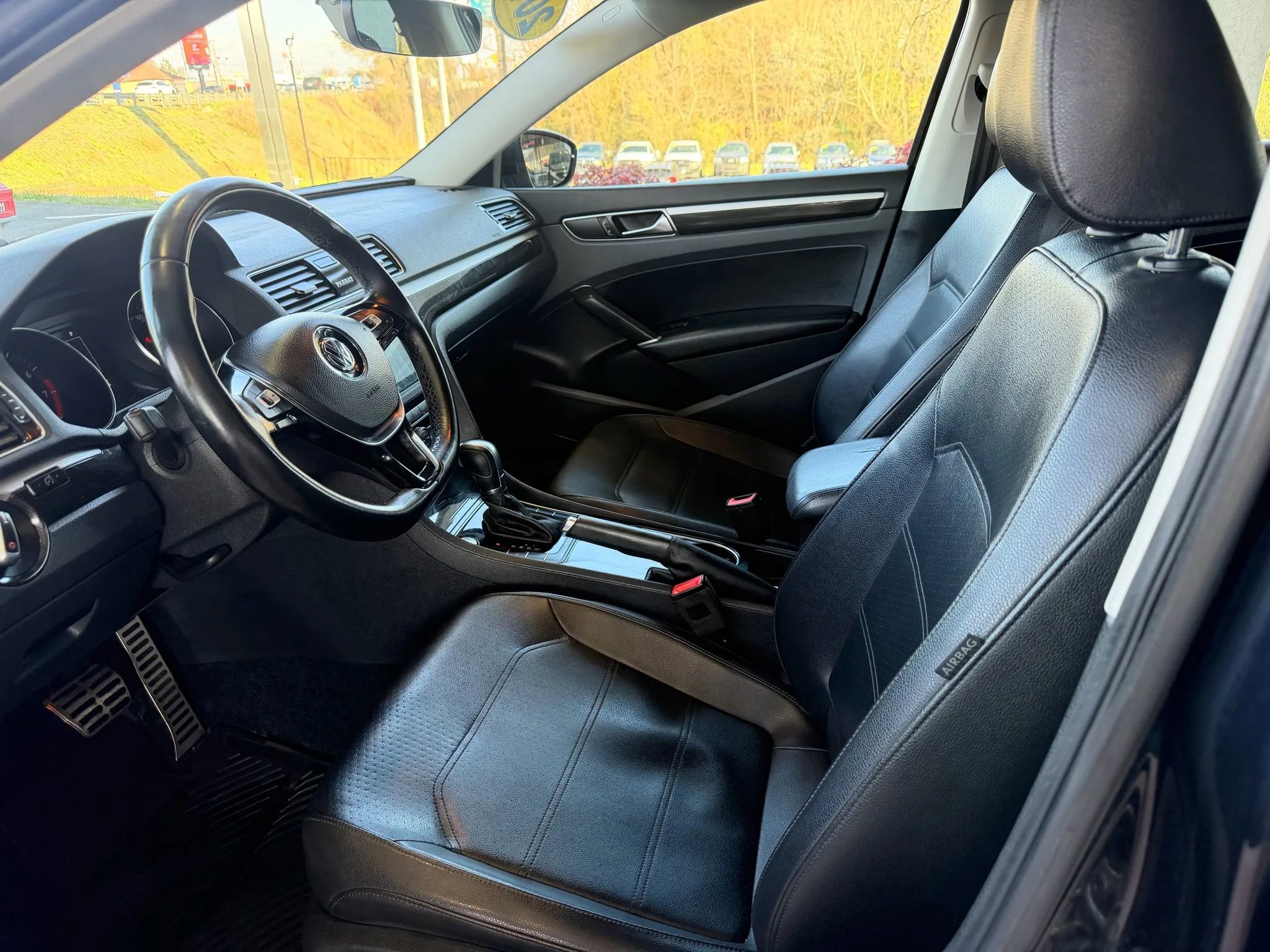 Used 2019 Volkswagen Passat 2.0T SE R-Line image 7