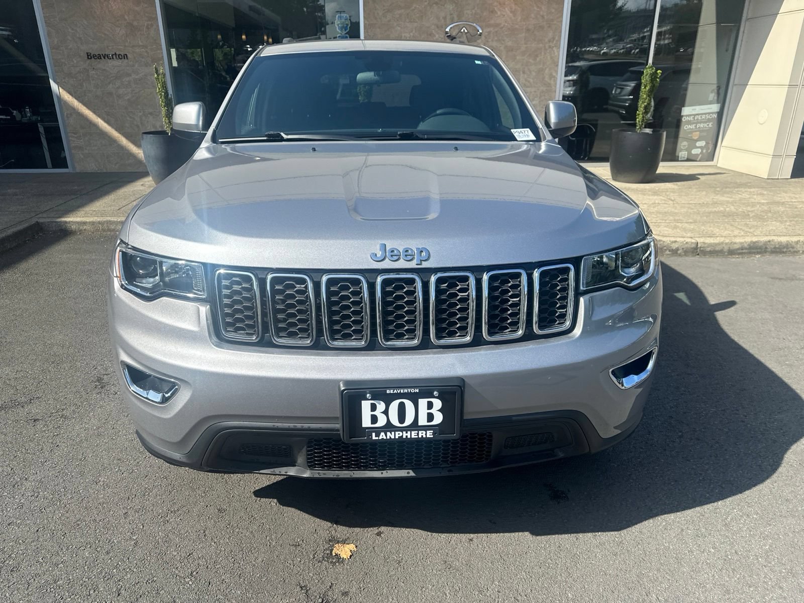 Used 2020 Jeep Grand Cherokee Laredo AWD/4WD image 8