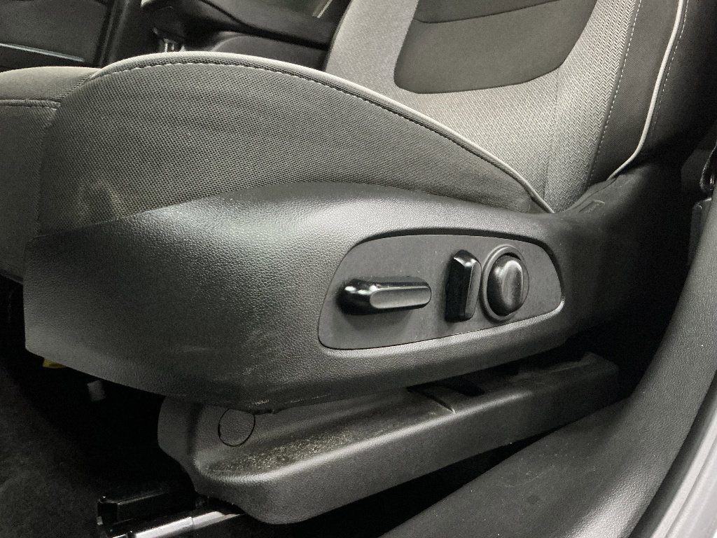 Used 2022 Chevrolet TrailBlazer LT w/ Convenience Package FWD image 11